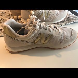 New balance gold salt sneakers